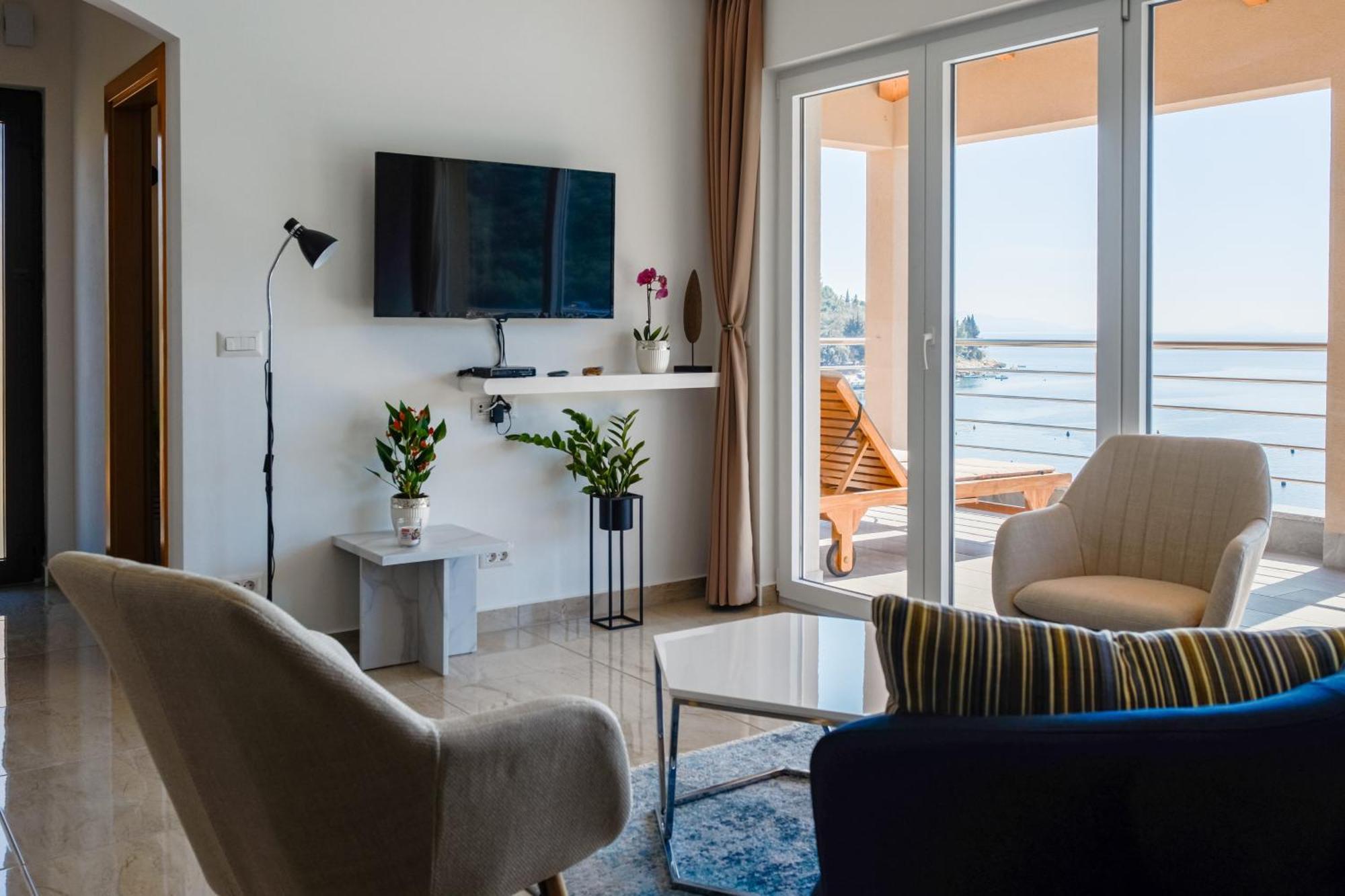 Seafront 2-Bedroom Apartment Nika - Рабац Экстерьер фото